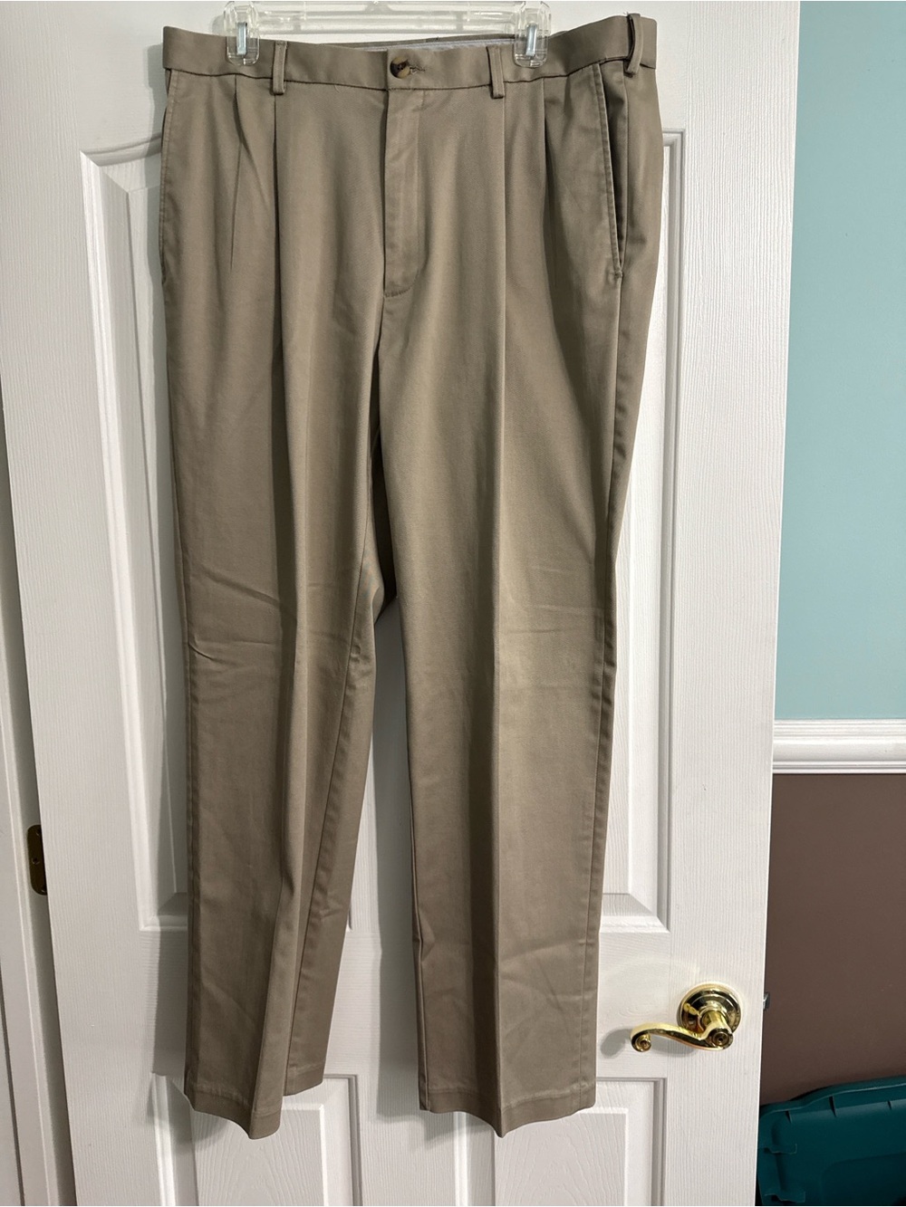 Haggar Men's Tan Pleated Chinos